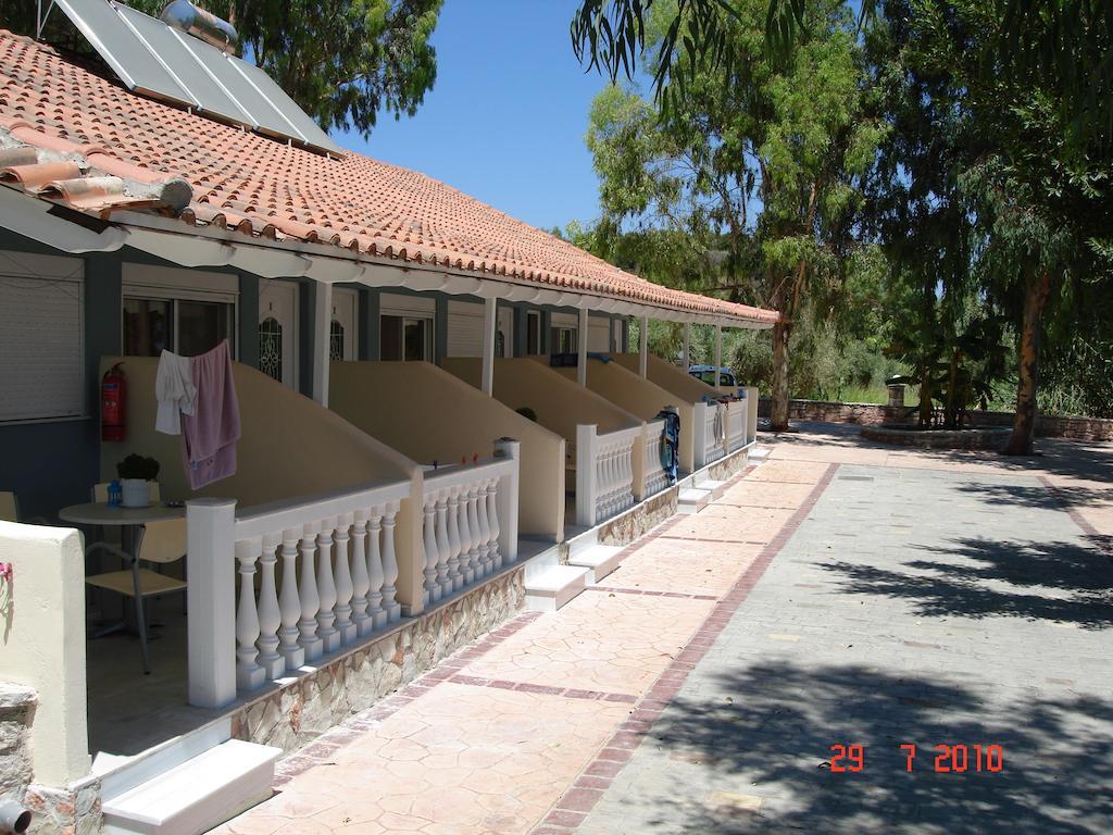 Hotel Pansion Koroni Esterno foto